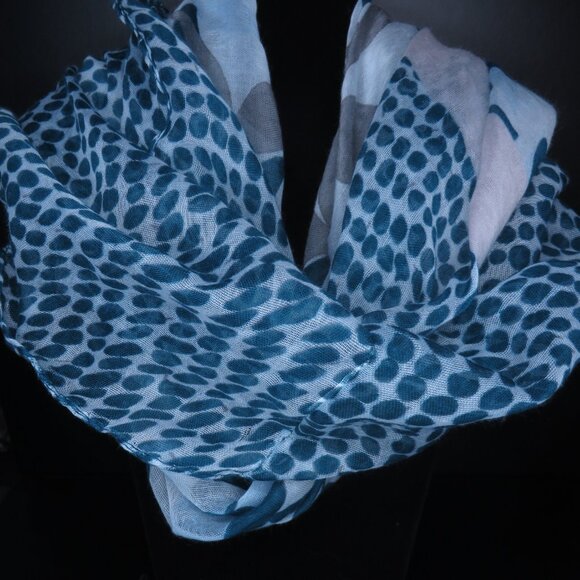 Infinity Scarf with Floral Pattern - Picture 2 of 2